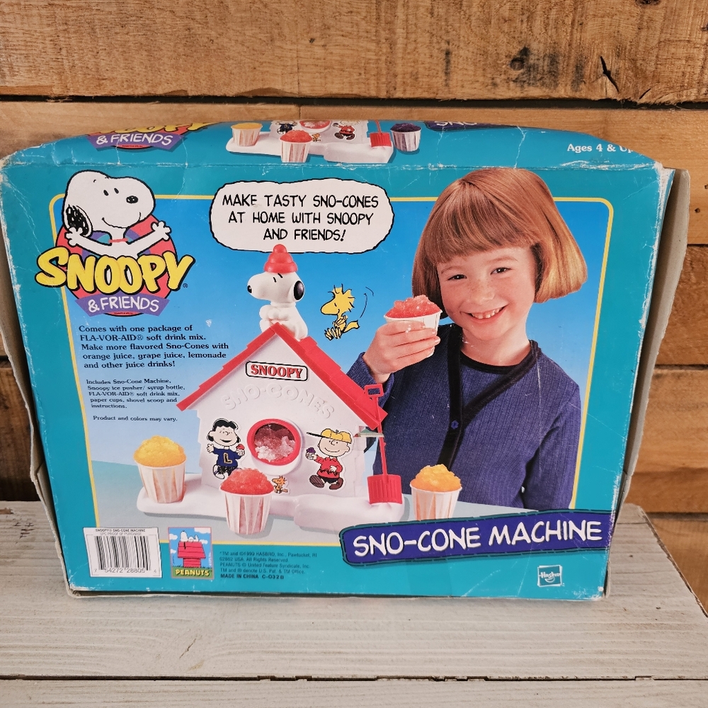 Vintage 1999 Snoopy & Friends Sno-cone Machine - Picture 11 of 14
